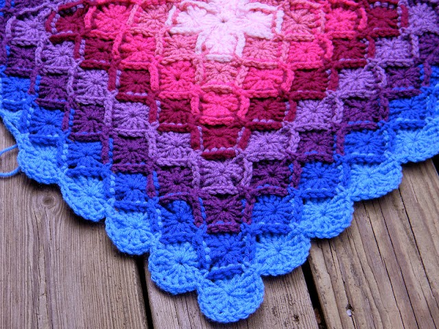 TwoLuLa: Bavarian Crochet (aka Wool Eater) Blanket