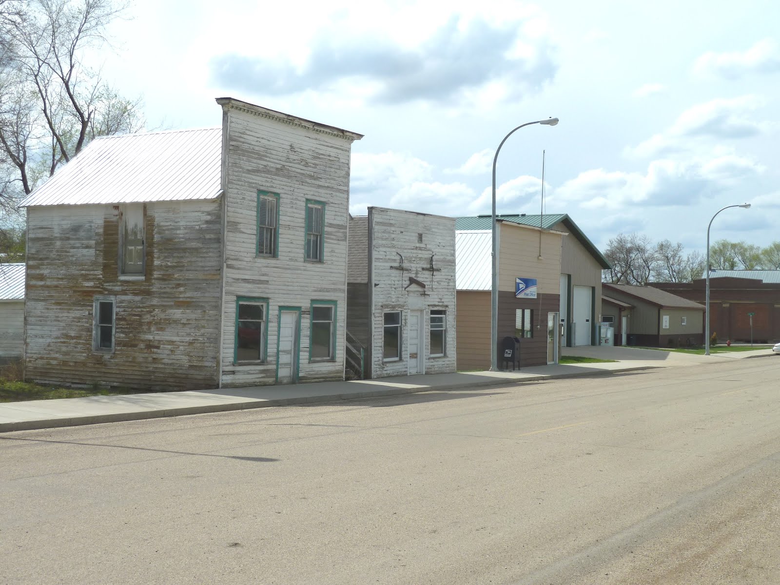 seniors walking across america POST 618 05/03/12 ENDERLIN KATHRYN