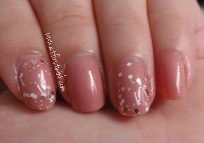 Sasatinnie nail polish FCCHO004 warm pink with Innisfree no. 105 on top of two nails