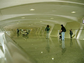 Bandara Sondika, Bilbao - Spanyol | www.jurukunci.net