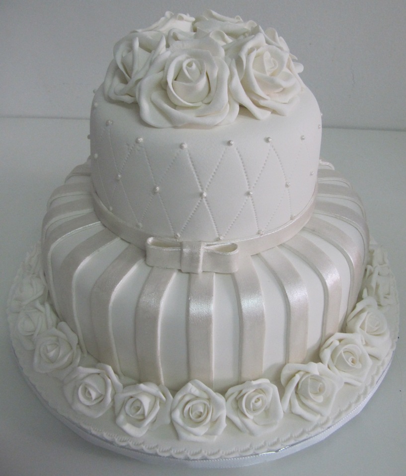 *NR FESTAS* fotos de bolos de casamento em pasta americana.