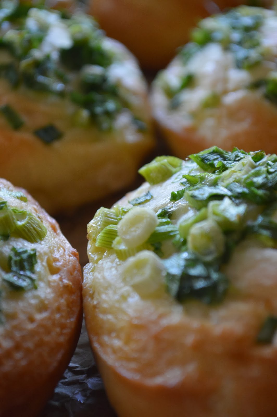 DimSumptuous Green Onion Bread Buns 蔥花麵包