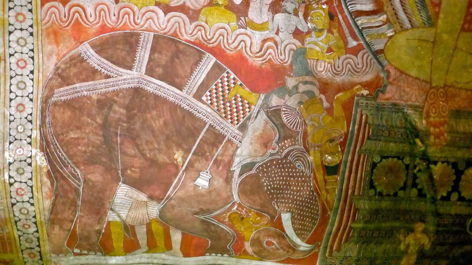 Un bel éléphant peint au plafond