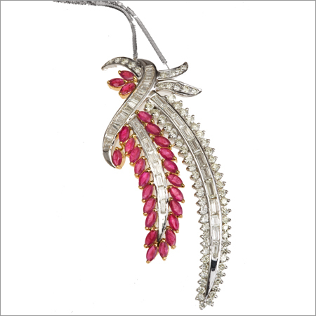 Luxurious pendants for the neck Luxurious pendants for the neck