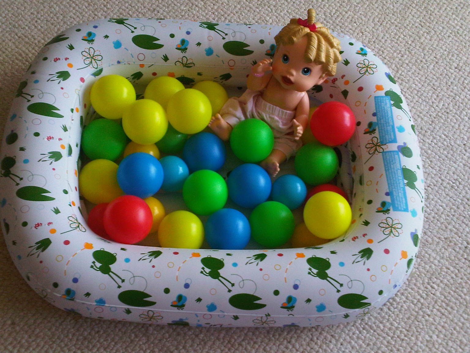 Adventures in Baby Savings A DIY ball pit