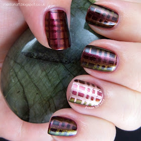 fall autumn appropriate nail art design in burgundy and gold plaid