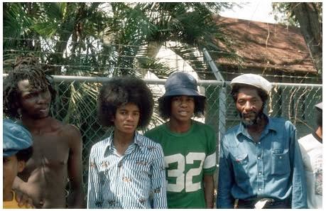 Fotos Com Histórias e Curiosidades - Página 5 The+Jackson+5+visitan+a+Bob+Marley+&+The+Wailers+Jamaica