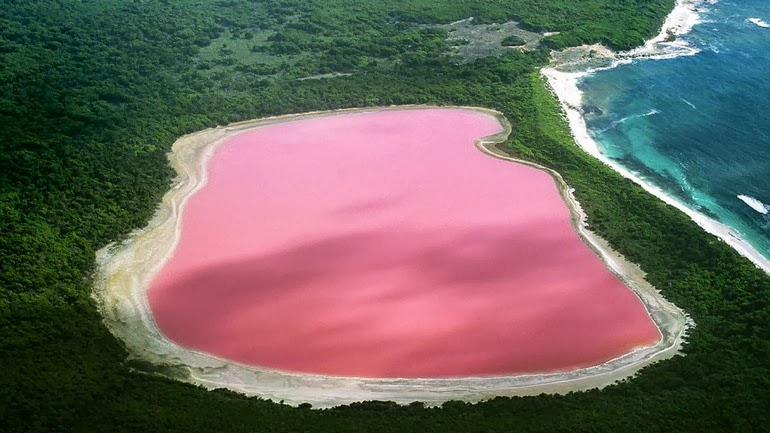 Lake Hillier, Australia - 15 Things You Won't Believe Actually Exist In Nature