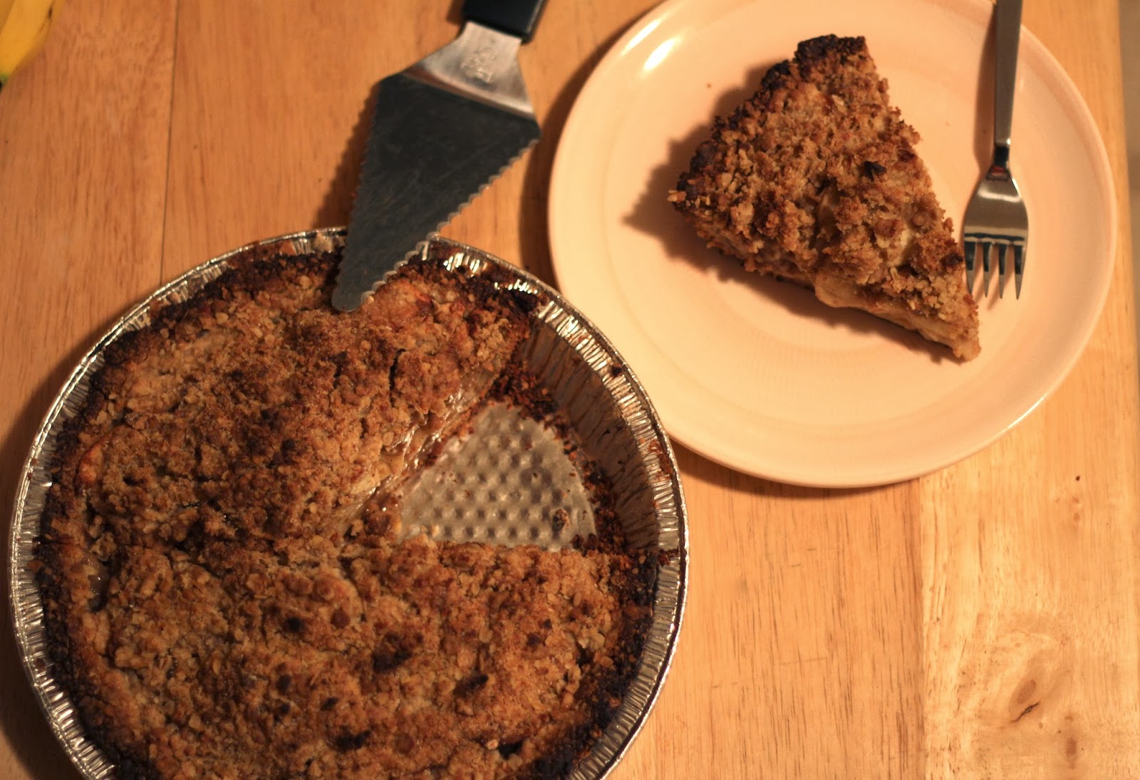 The Kitchen Holiday: Gluten Free Apple Crumb Pie