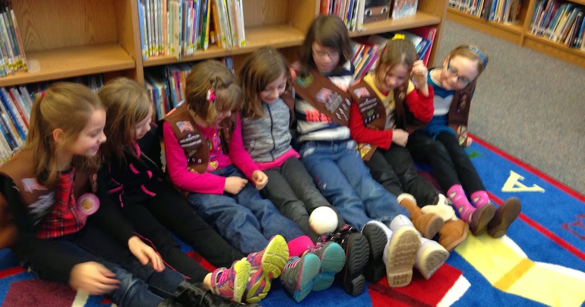 A Crafty Chick Brownie Meeting 13 Discovering and Connecting