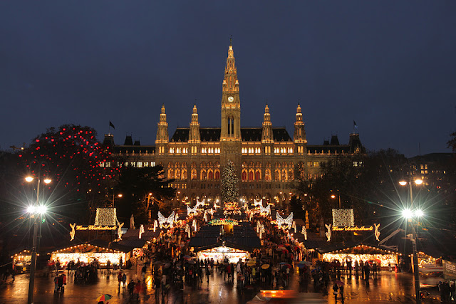 Vienna at Christmas! Photo: Property of Viking Cruises. Unauthorized use is prohibited.