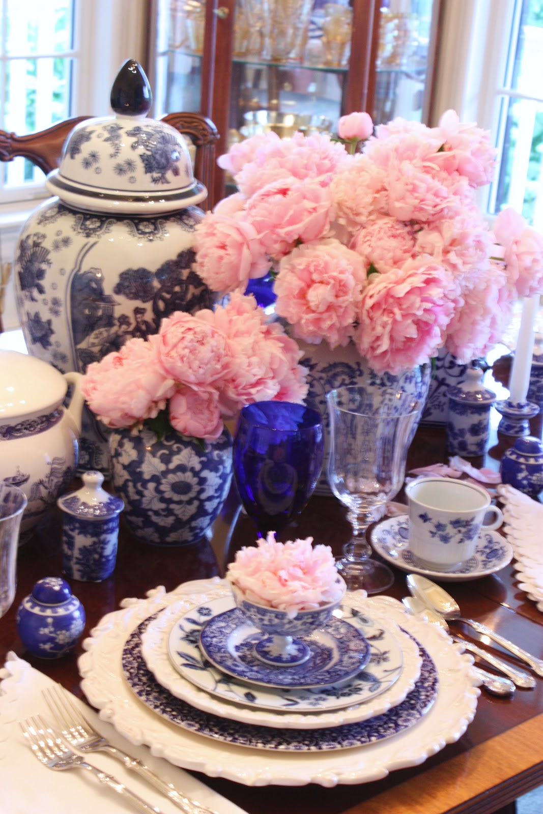 StoneGable BLUE WILLOW AND PINK PEONIES TABLESCAPE