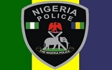 Wife stabs police hubby to death