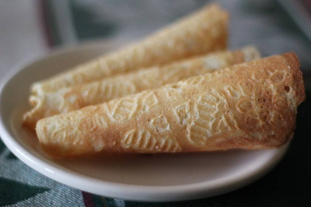 Norwegian sorts scandinavian krumkake skinnytaste Unshoveling the Past: Norwegian Cookie Recipes