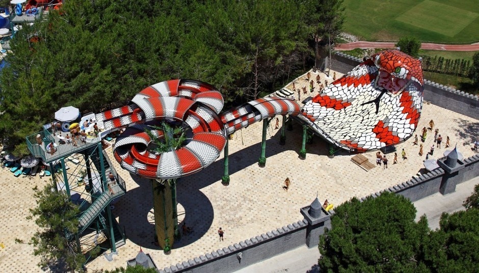 #21. King Cobra, New Jersey - The World’s 25 Scariest Waterslides… I’m Surprised #6 Is Even Legal. #21. King Cobra, New Jersey - The World’s 25 Scariest Waterslides… I’m Surprised #6 Is Even Legal.