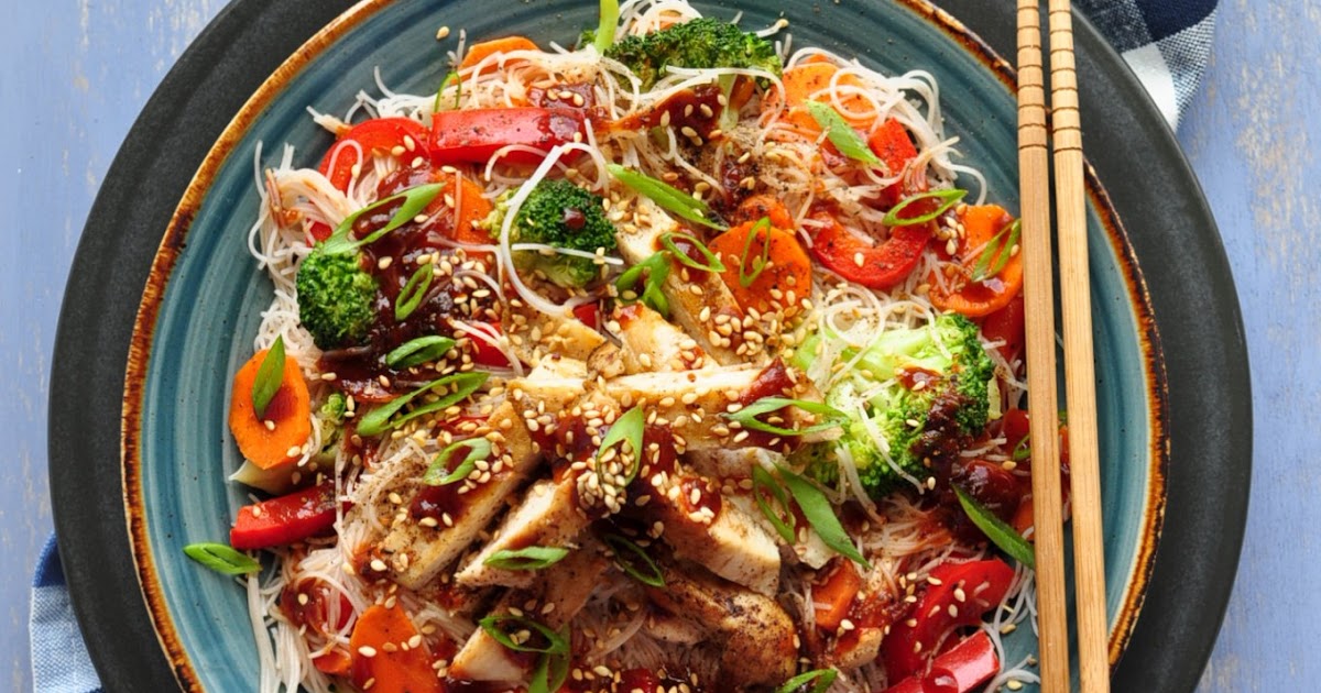 Life Scoops Vermicelli Rice Noodles with Stirfried Chicken and