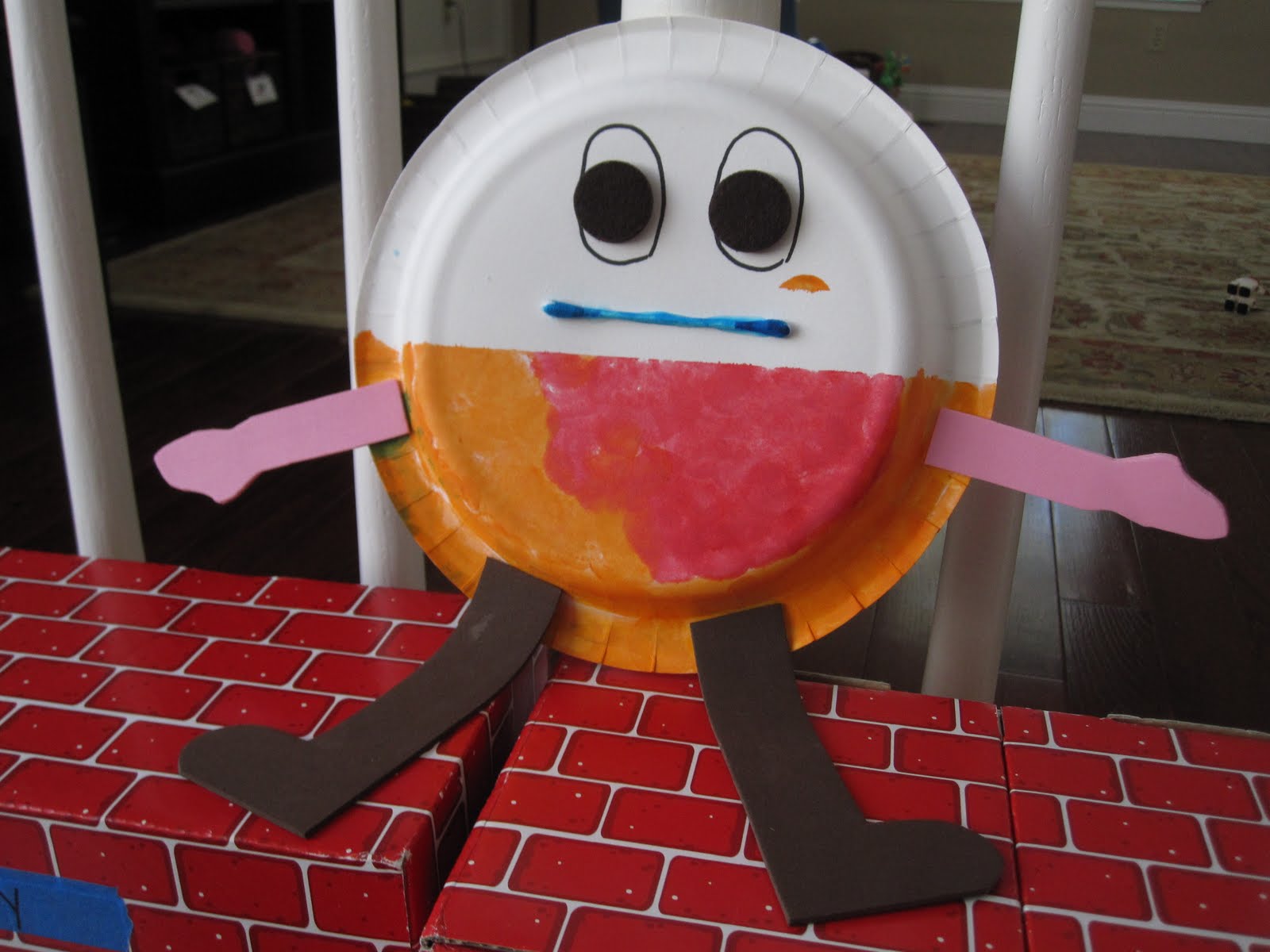 Toddler Approved! Paper Plate Humpty Dumpty Puppet
