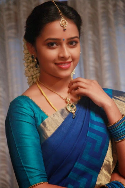Sri Divya Spicy Indian Film and Television Actress very Cute and beautiful Foto Wallpapers Free Download