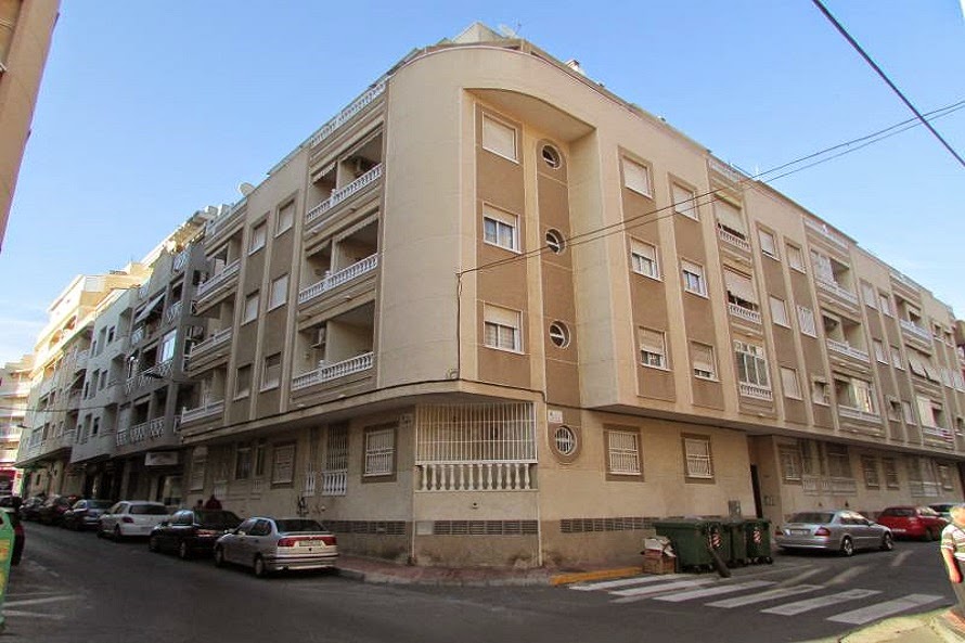 Achat appartement studio a Torrevieja-Alicante-Espagne zone centre prix 36.000€ ref:FM005