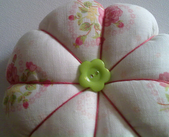 Country Maison- Pin Cushion Tutorial