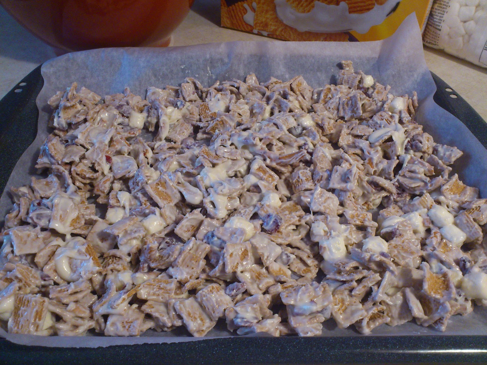 A Holiday Treat White Chocolate Golden Graham Chews LMDConnector