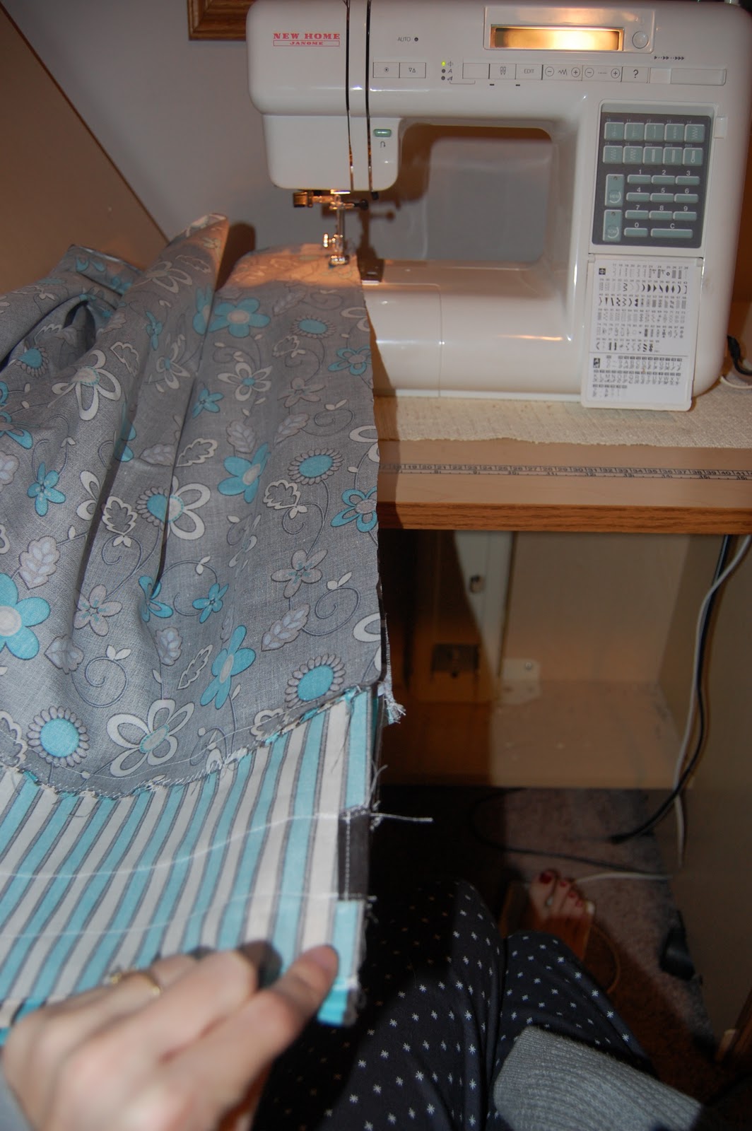 Make a Nursing Cover {HOWTO} I Heart Nap Time