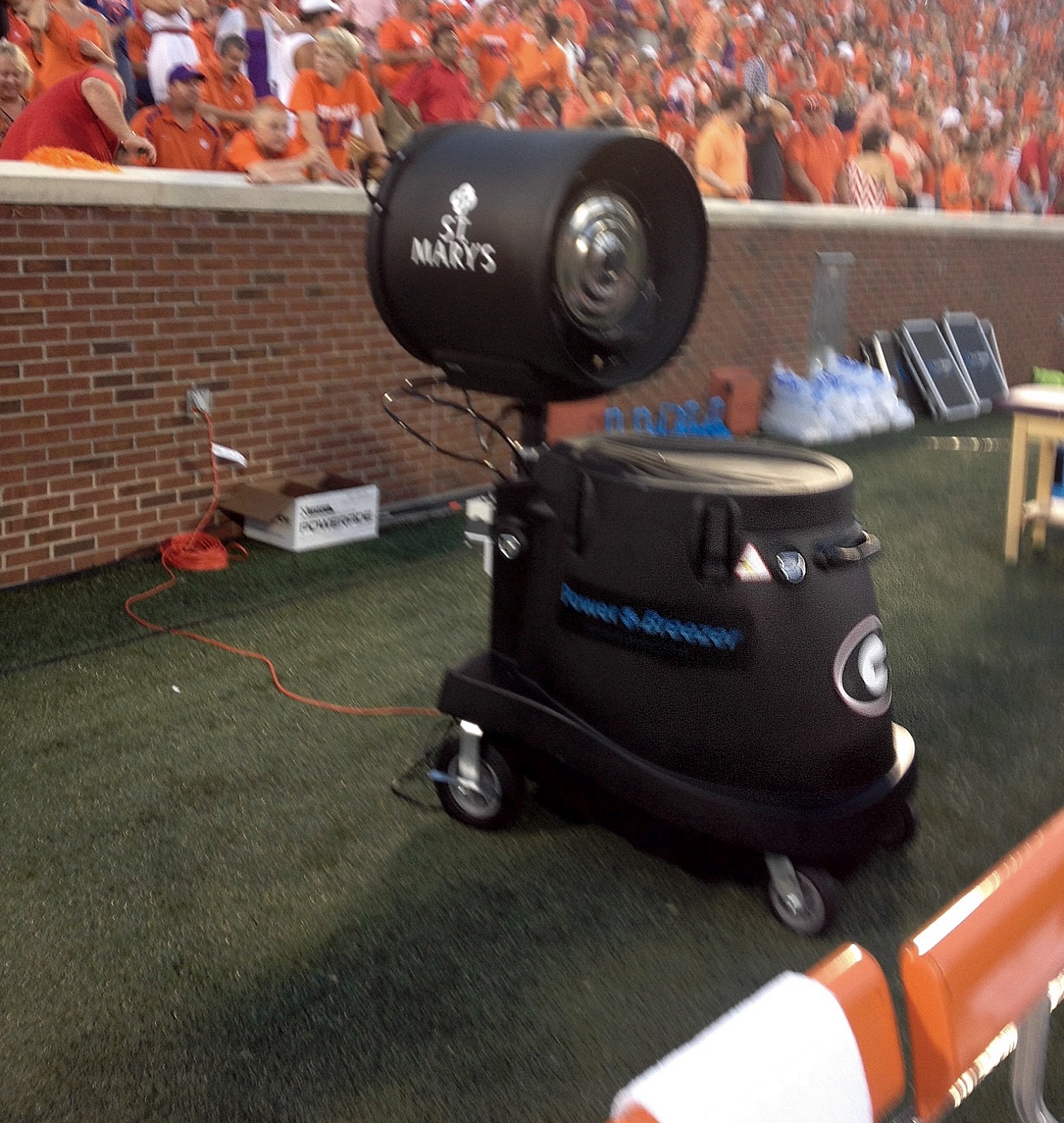 Coolest Breeze Sideline Fans for UGA and GT on Saturday!