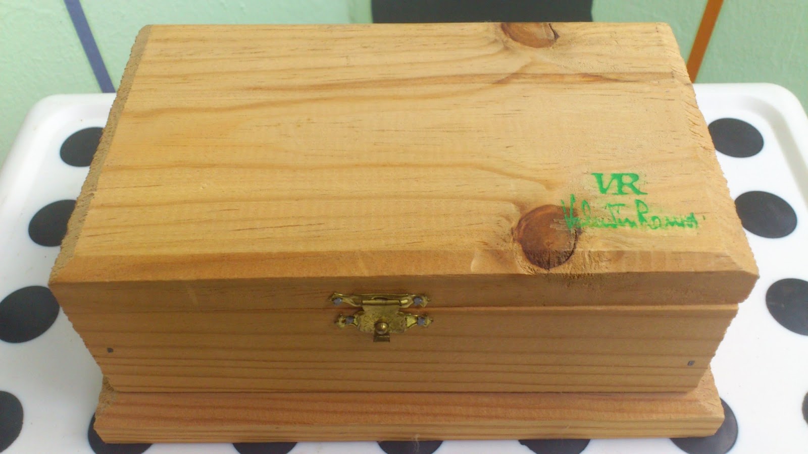 MADERA DE MINDI: Tu pequeño cofre de madera y esa tela...