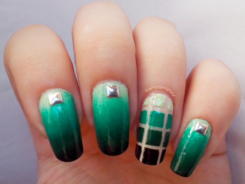Green Gradient Squares Nails