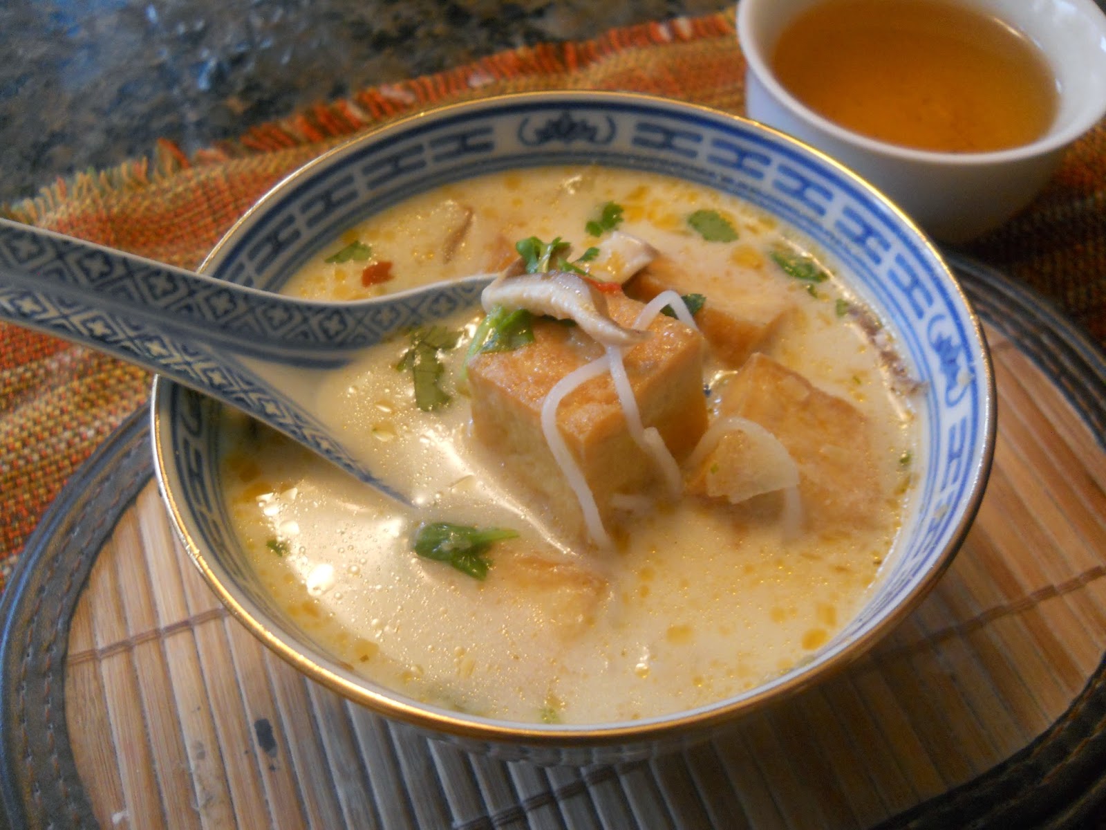 Voyage au bout de la tarte Soupe Tom Yum au tofu