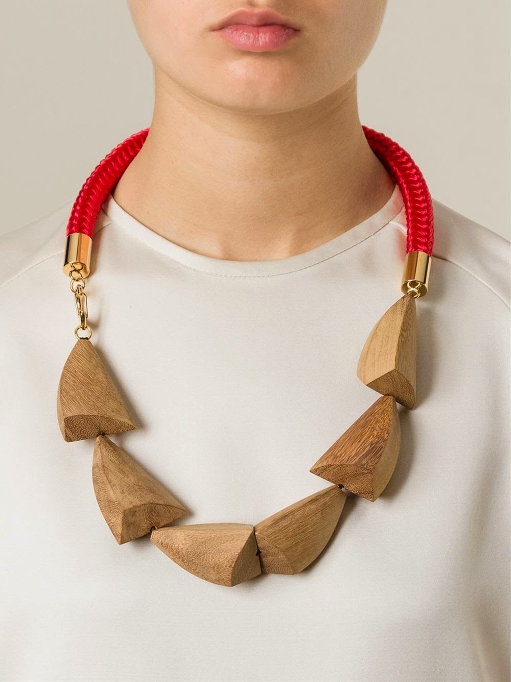 http://www.farfetch.com/tw/shopping/women/marni-contrasting-panel-necklace-item-10986103.aspx?storeid=9475&ffref=lp_23_
