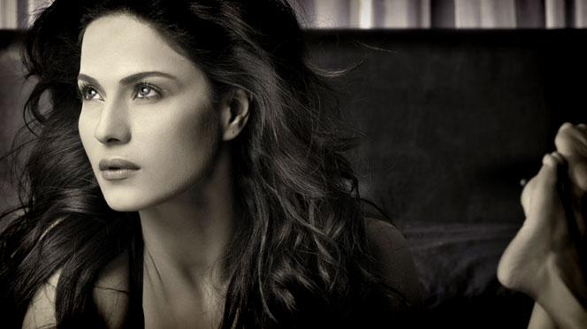 dresses Veena Malik Dropped