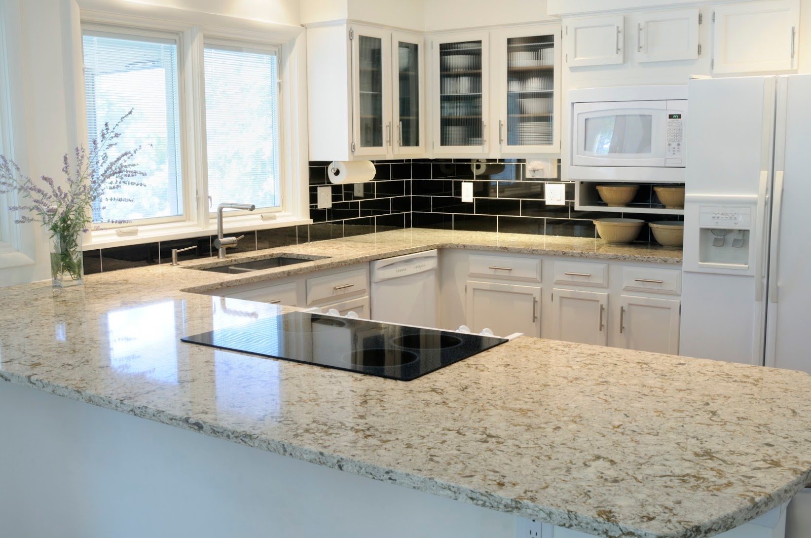 Tips Ways To Make A Small Kitchen Look Bigger Dsgnideas
