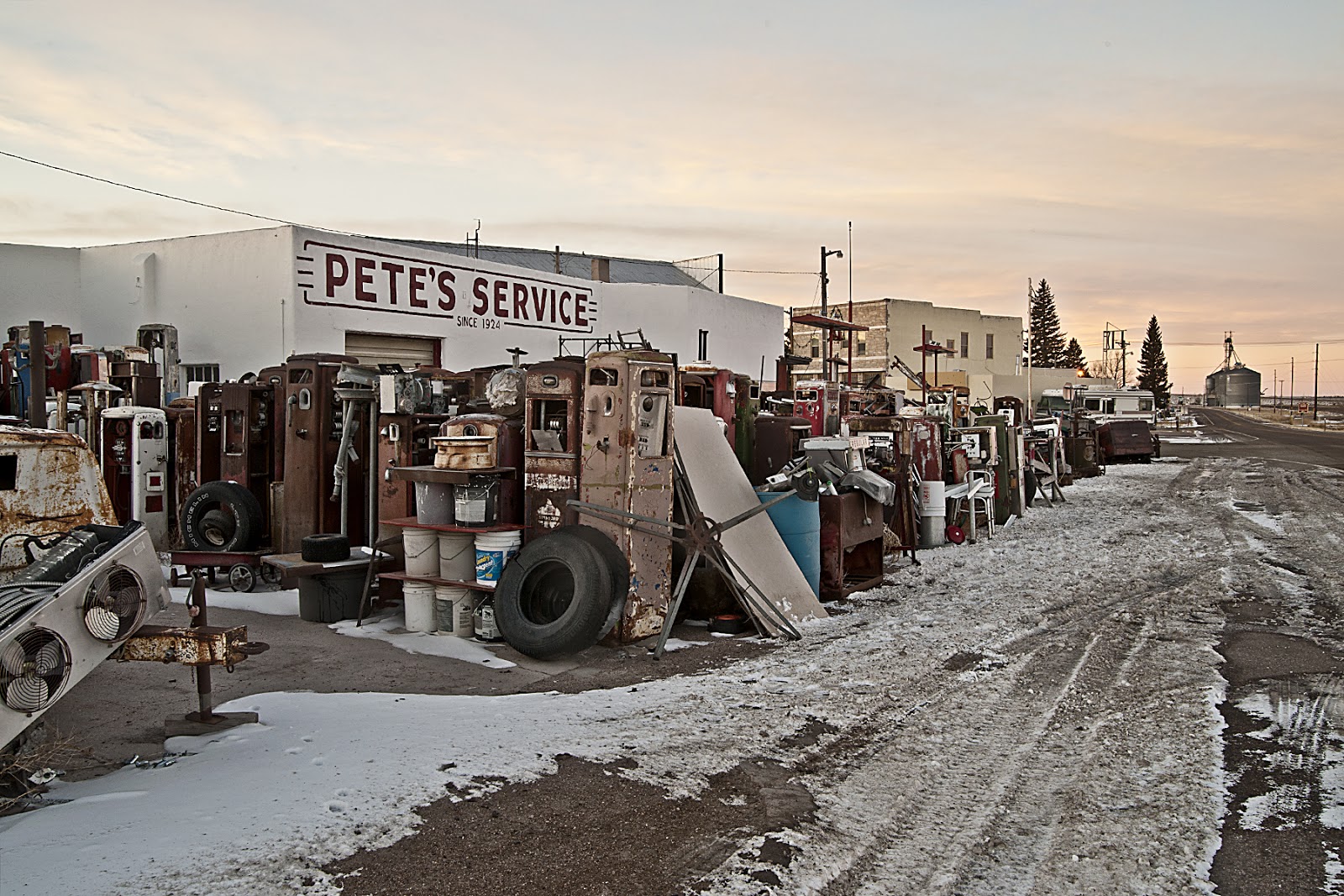 The Booby Hatcher Pete's Service, Pine Bluffs, Wyoming