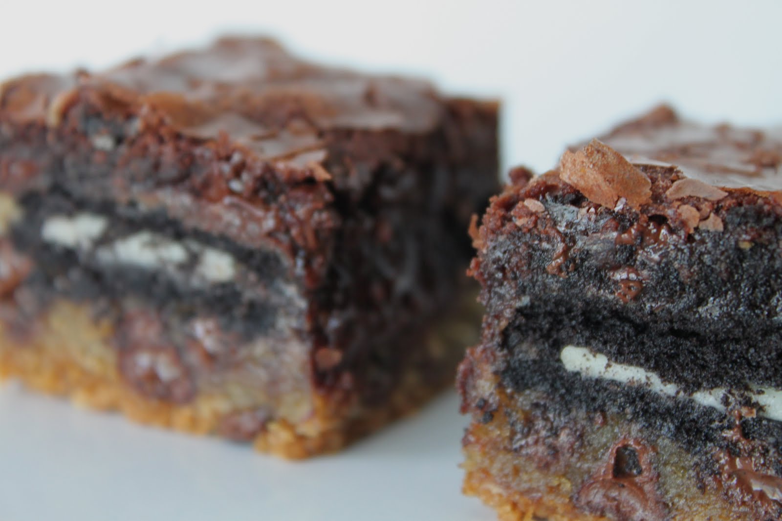 A Bountiful Kitchen Chocolate Chip Cookie 'n Oreo Brownie Bars