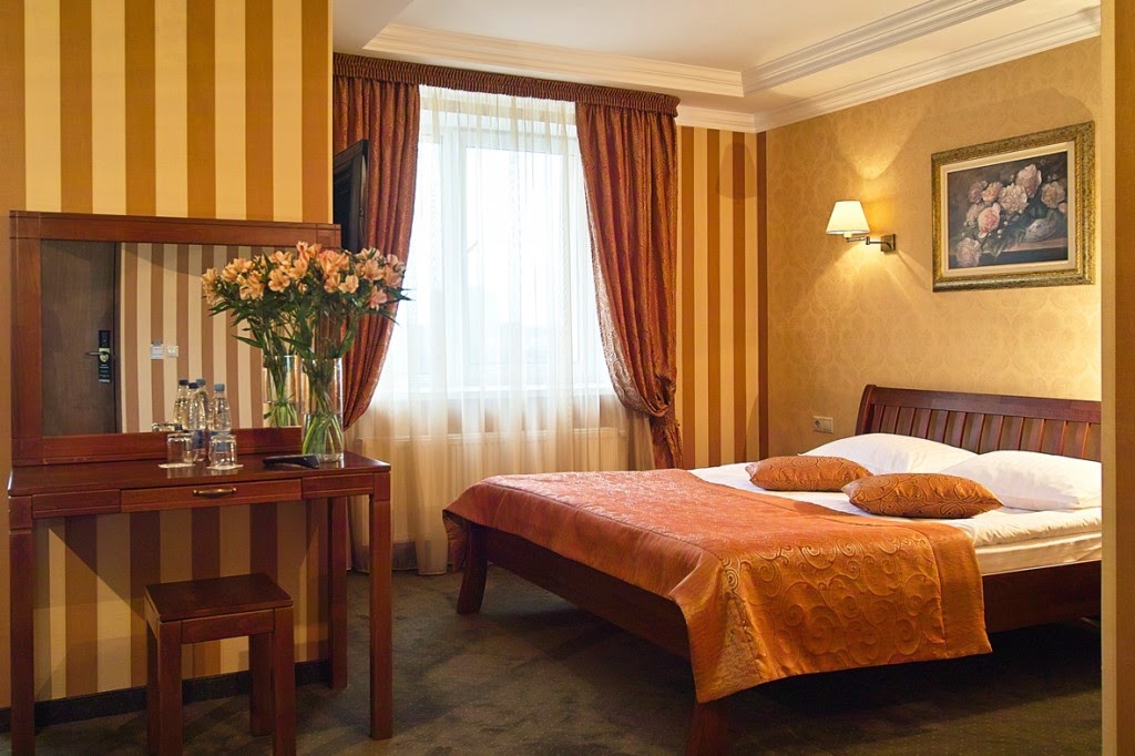 http://lvivalive.com/sykhiv-hotel