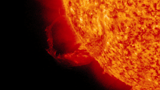 Τεράστια έκρηξη  στεμματικού υλικού από  τον Ήλιο