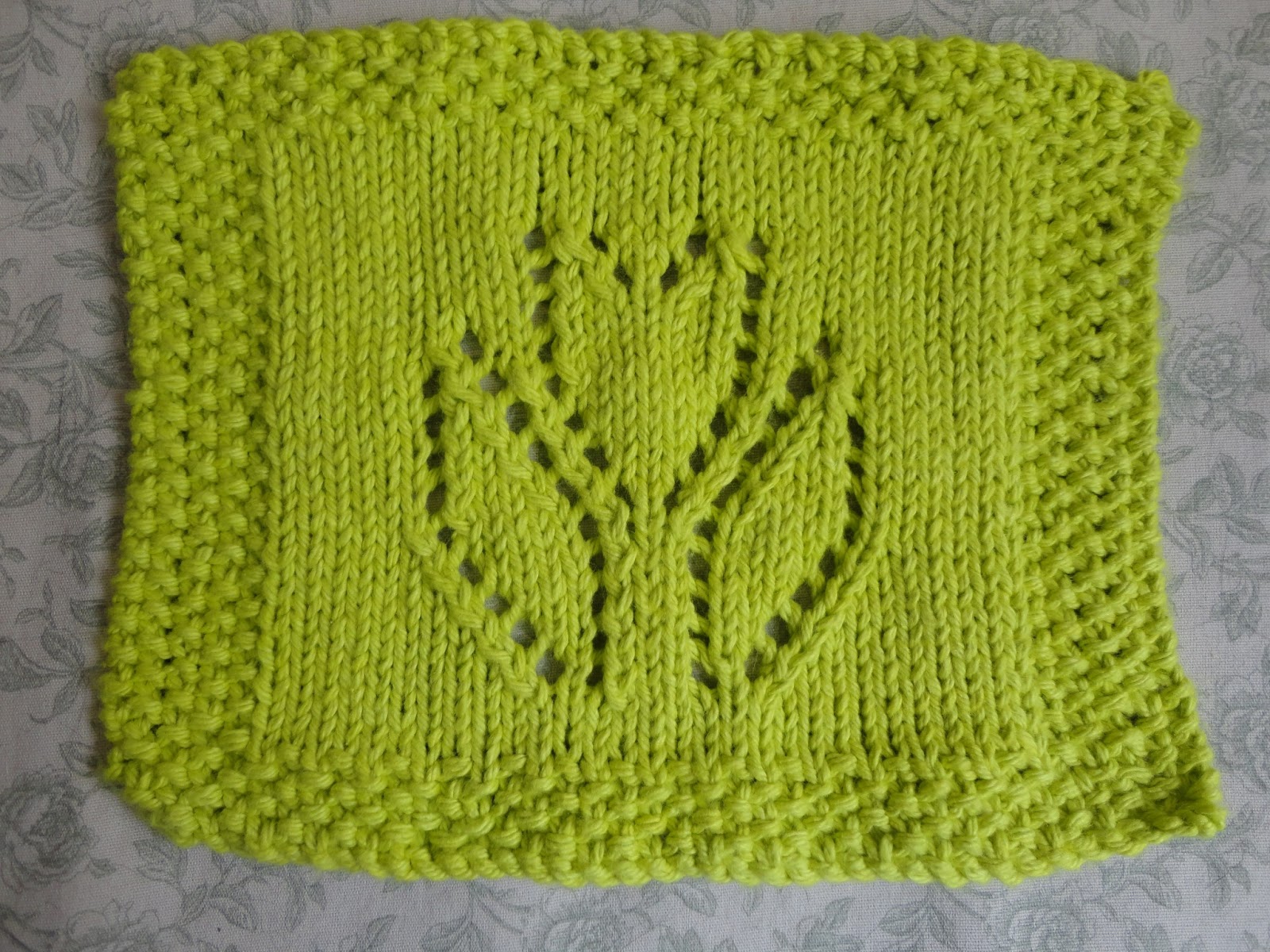 Knitting, Sci-fi and other stuff...: Handpainted Yarn, Earrings and Some Dish...