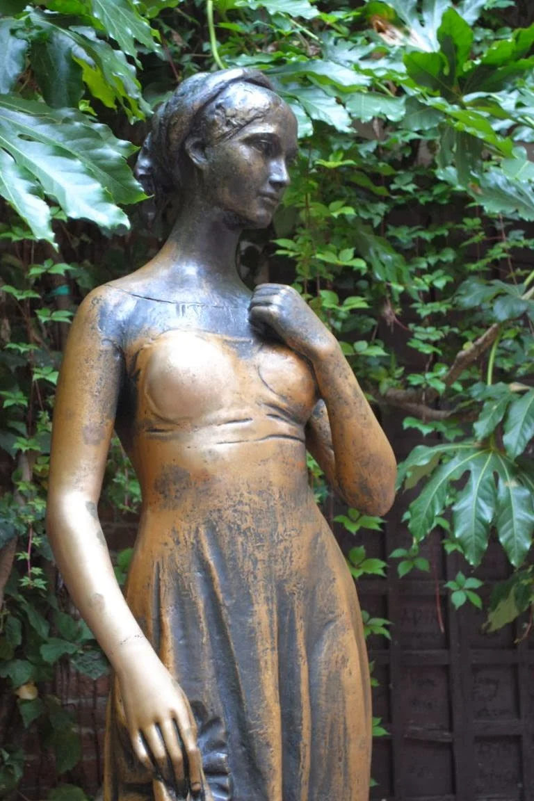 Juliet statue by Nereo Costantini, Verona