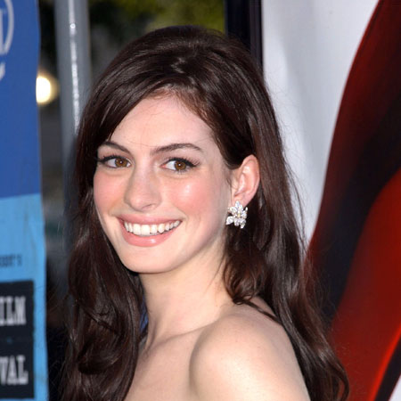 Cute Anne Hathaway Hairstyles For Sweet Women Blondelacquer