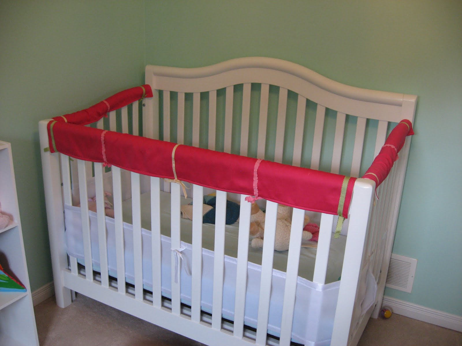 Silly Daisy Designs Don't chew that! Crib rail cover... a mini tutorial