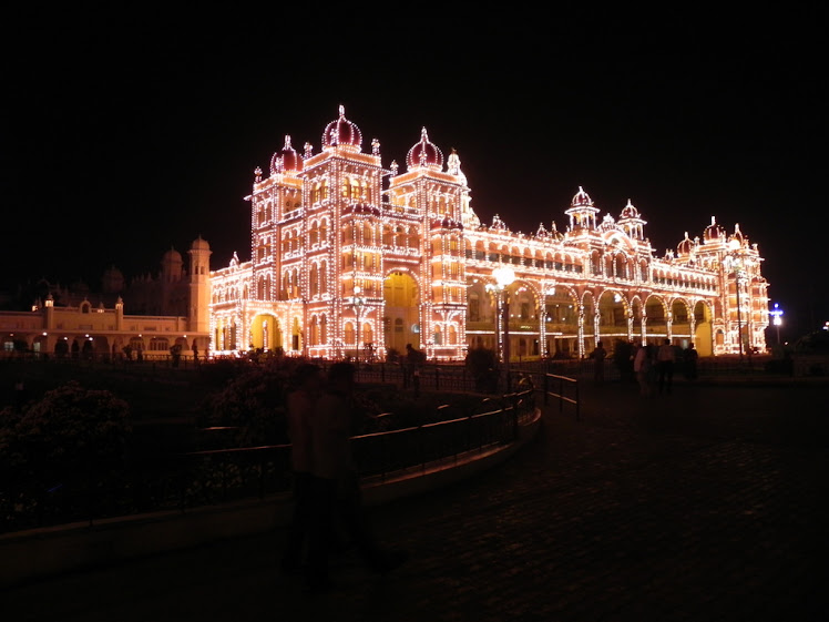 INDIA:  The Palace of Mysore. / @JDumas