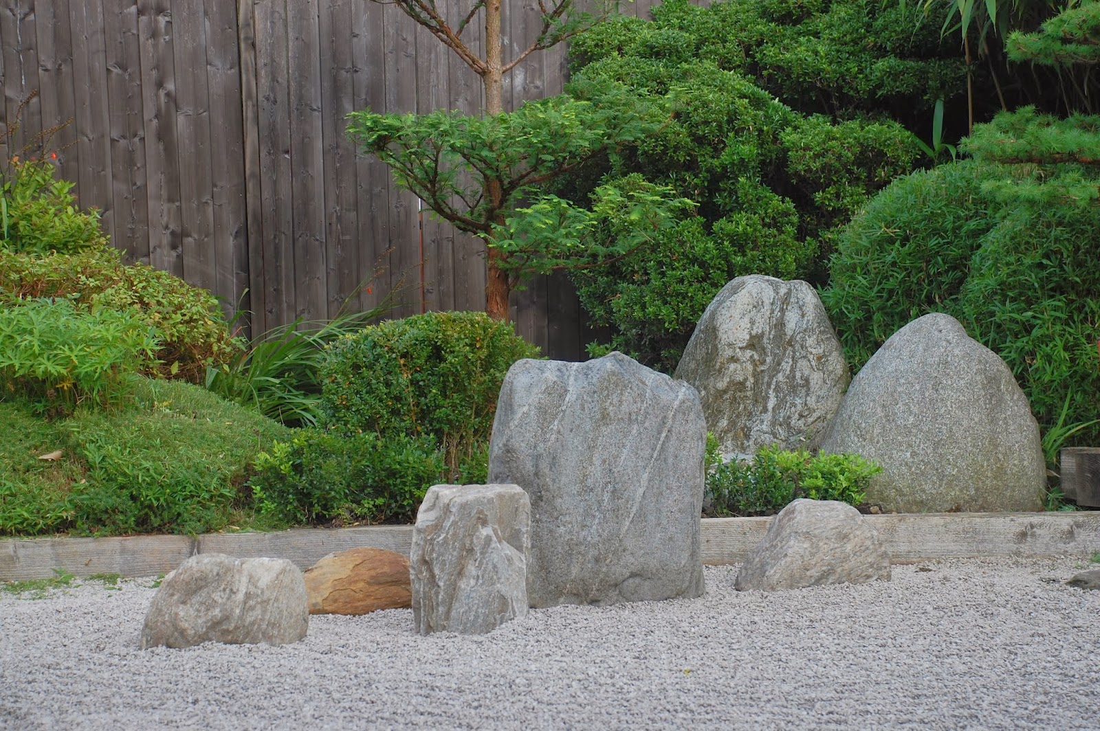 Robert Ketchell's blog Arranging Stones in a Japanese style garden
