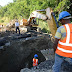 Obras Públicas sustituye viejas tuberías en alcantarillado kilómetro 36 autopista Duarte
