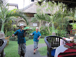 Bali ....uit eten in een tropische tuin in Ubud.