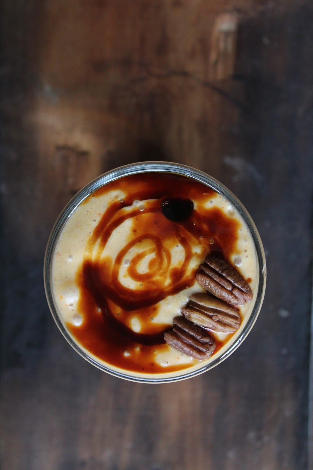 This Rawsome Vegan Life BANANA BREAD SMOOTHIE with PECANS, NUTMEG