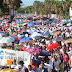 Miles dan paso por la familia en el Malecón