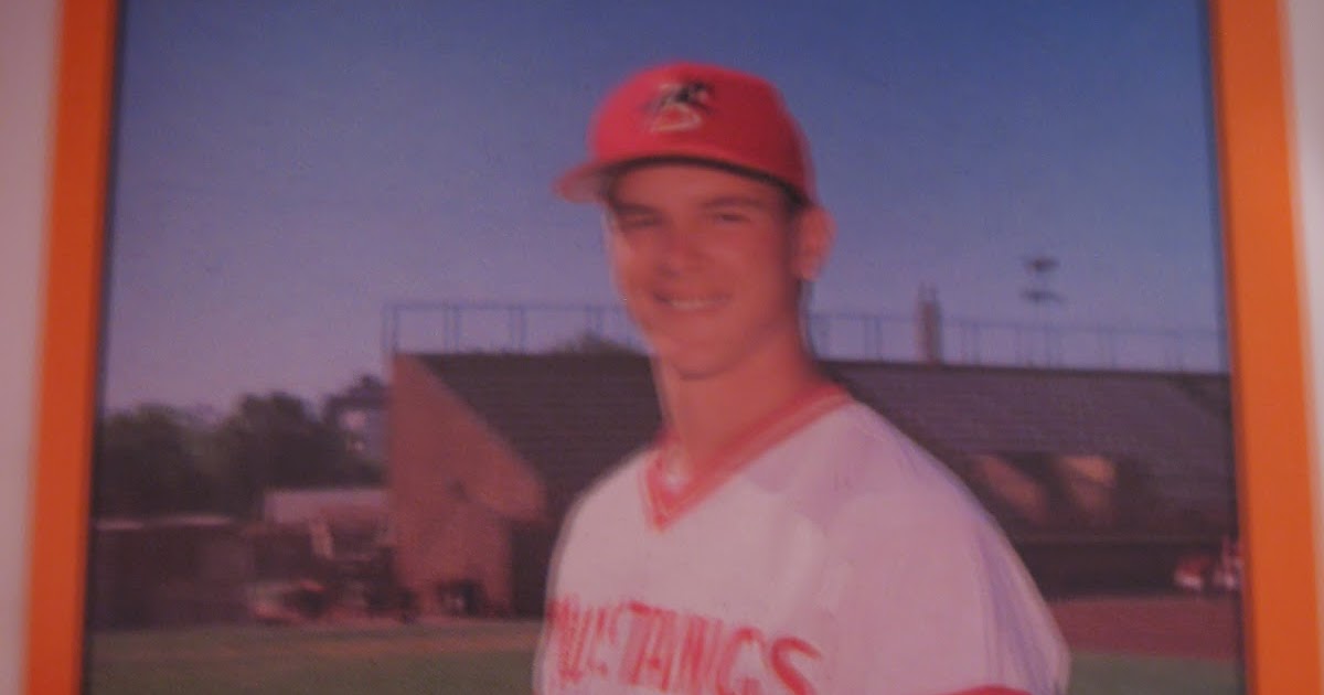 Baseball Cards Come to Life! Player Profile Eric Bates