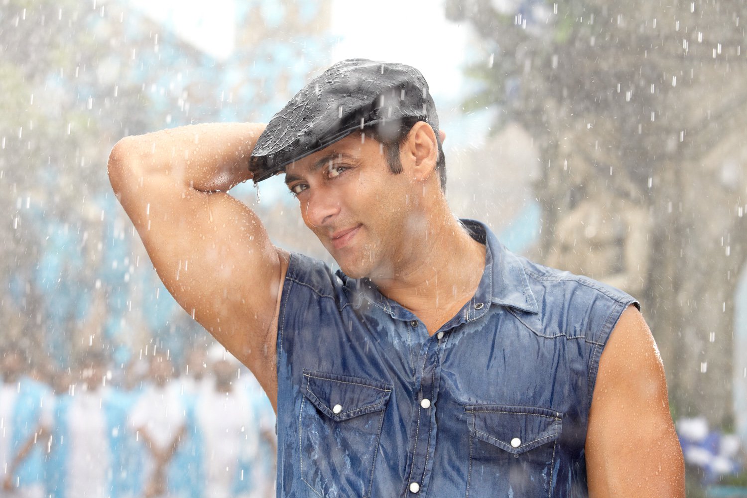 http://1.bp.blogspot.com/-42pgdPK4CpU/Tn9HFFqfc7I/AAAAAAAAAq0/o5WpK4wO9oY/s1600/Handsome+Salman+Khan+Sabka+Bhai+Jaan.jpg