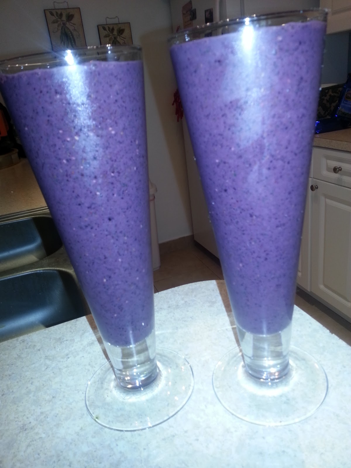 The Split Plate Blueberry Hemp Milk Smoothie